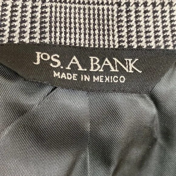 Jos. A BANKS Glens Plaid Mens Suit - Picture 12 of 12